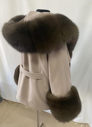 Шикарное женское пончо, пальто из турецкого кашемира. максимально богатый мех финского песца9 фото
