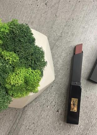 Помада Saint Laurent Black 402 Sunglasses