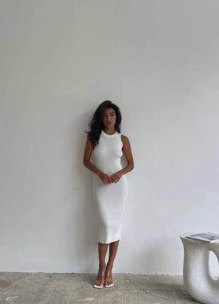 Стильна базова приталена біла сукня «майка» з якісного рубчика літо тренд 20232 фото