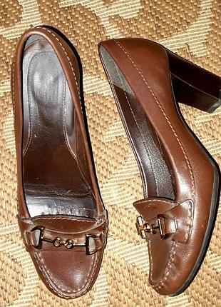 Sale шкіряні туфлі відомого бренду