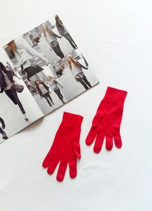 Червоні рукавички benetton