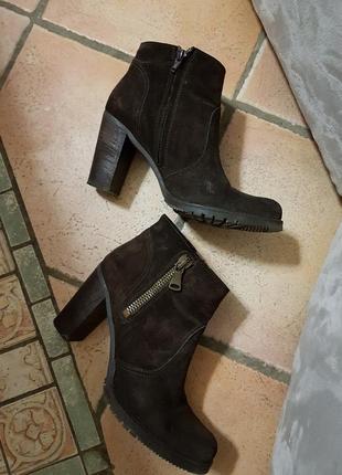 Черевики ботильйони на підборах осінь італія