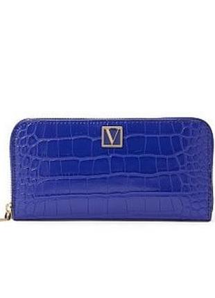 Гаманець victoria's secret однотонний темно-синій кежуал the victoria large wallet with zip