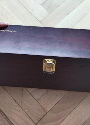 Ящик для вина брендований з аксесуарами, дерев'яний4 фото