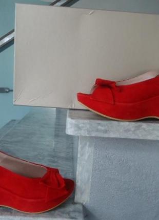 Andrea bernes босоніжки танкетка р 35 італія