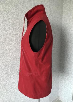 Стильная женская жилетка, молния, карманы, лёгкой тёплости, красная.5 фото
