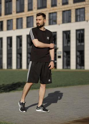 Футболка та шорти