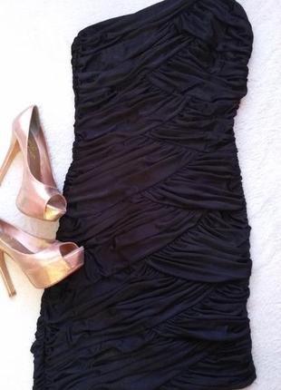 Короткое черное платье1 фото