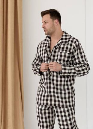 Піжама в клітинку