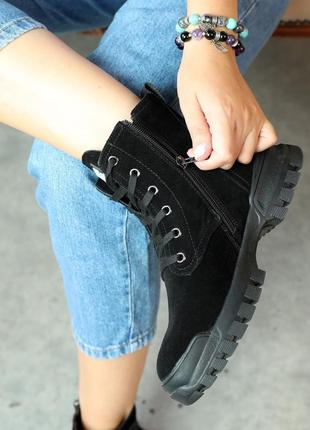Стильные базовые черные ботинки женские, демисезон, весеннево-осенние, деми, замшевые/замша-женская обувь10 фото