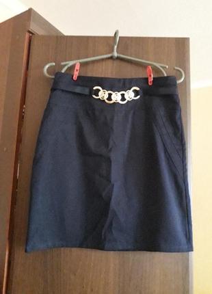 Класична спідниця олівець