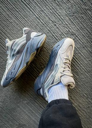 Adidas yeezy boost 700 v2, кроссовки мужские адидас зи буст 700, кроссовки мужское адедас лезвия 7003 фото