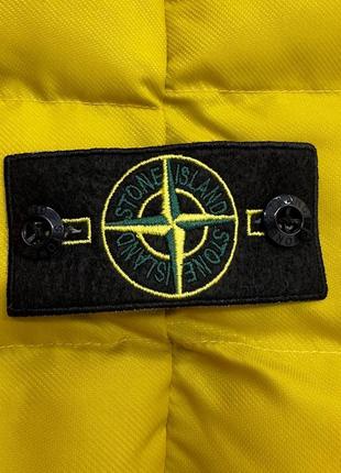 Мужская жёлтая жилетка безрукавка stone island стьобана сольвычегодск жилетка stone island2 фото