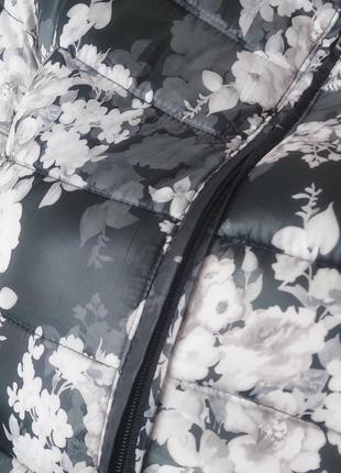 Курточка в весенний цветочный принт в цветы черная польща janina 383 фото