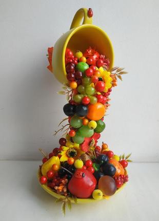 Сувенір декор подарунок подарок статуетка паряща чашка літаюча кружка квіти фрукти ягоди9 фото
