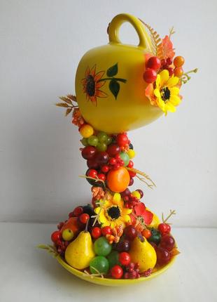 Сувенір декор подарунок подарок статуетка паряща чашка літаюча кружка квіти фрукти ягоди5 фото