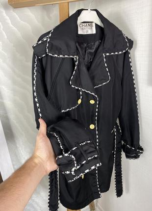 Chanel boutique винтаж тренч плащ реглан двухбортный в гусиную лапку с фирменными пуговицами с кантом поясом карманами классический4 фото