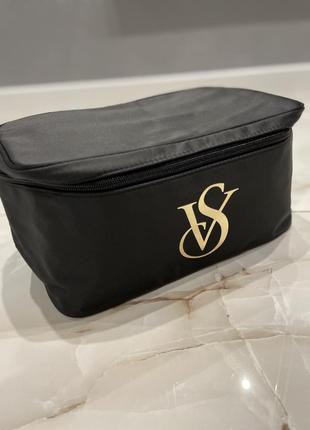 Косметичка bra travel case дорожній кейс білизни одягу та косметики victoria's secret1 фото