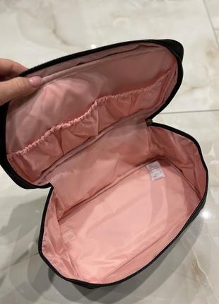 Косметичка bra travel case дорожній кейс білизни одягу та косметики victoria's secret6 фото