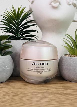 Оригинальный дневной крем, разглаживающий морщинки shiseido benefiance wrinkle smoothing day cream spf25 оригинал дневной крем1 фото