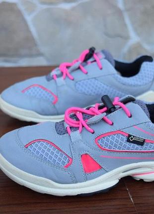 Девичьи оригинальные кроссовки  ecco biom gore-tex р.34