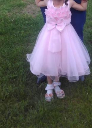 Очень пышное нежно розовое платье для маленькой принцессы6 фото