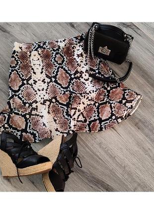 Фирменная юбка юбка мини принт змея питон стильная модная трендовая нарядная праздничная повседневная