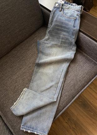 Крутые плотные джинсы с потертостями 🫐