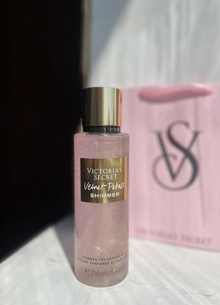 Парфумований спрей victoria's velvet petals shimmer з шимером