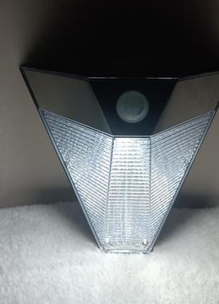 Вуличний світильник livarno з датчиком руху та сутінковим датчиком