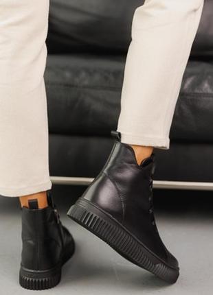 Стильные черные ботинки женские на зиму, кеды зимние, шерстяная подкладка, кожаные/кожа-женская обувь7 фото