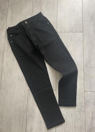 Черные брюки джинсы 8-9 лет в школу
