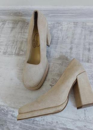 Замшеві туфлі