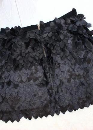 Крутая объемная вечерняя черная мини юбка из лепестков rare london limited edition р. м -л2 фото