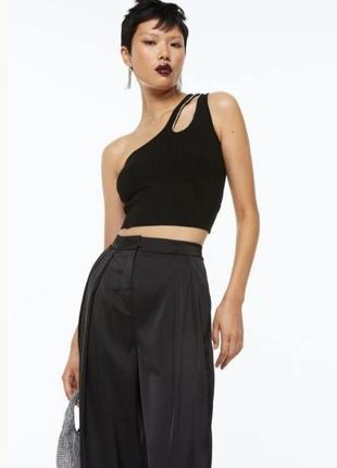 Топ h&amp;m на оне плечо со стразами