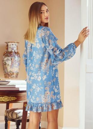 Роскошное эффектное шифоновое короткое свободное платье туника с оборками с рюшами голубое в цветочек с длинными рукавами  вечернее рубашка4 фото