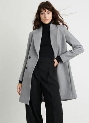 Очень стильное, серое двубортное пальто