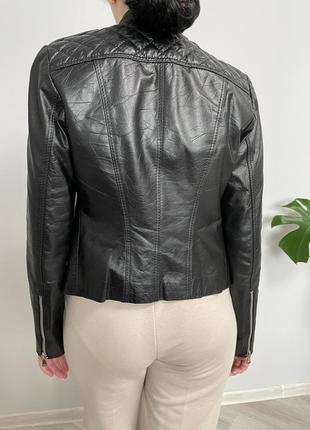Шкіряна куртка в розмірі xs -s3 фото