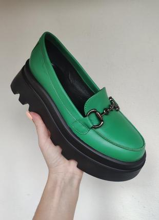 Акційна ціна 🔥шкіряні трендові туфлі зеленого кольору - яскравий нюанс для вашого луку!4 фото