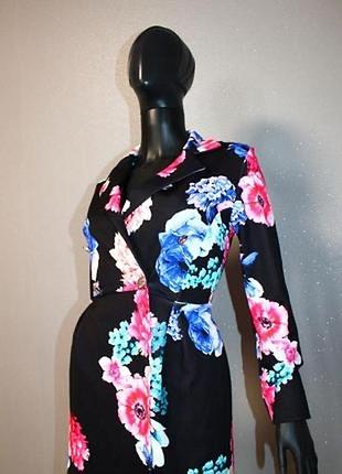 Стильний чорний подовжений неопреновий піджак, жакет-платьеблейзер у великі квіти м