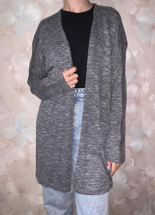Легенький кардиган з декором на рукавах