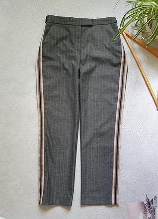 Штани з лампасами