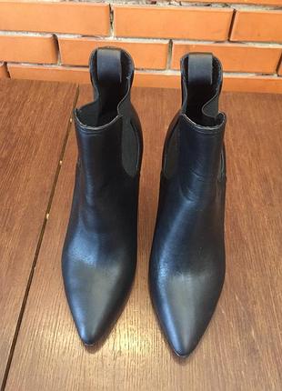 Ботильони, чоботи, ботинки one by one 40 р.