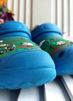 Шлепанцы сандали сланцы синие с принтом crocs6 фото
