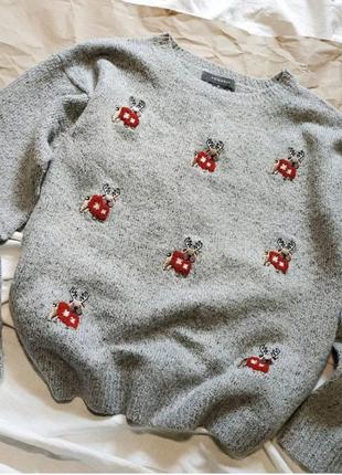 Милый и уютный свитер с новогодними мопсиками3 фото