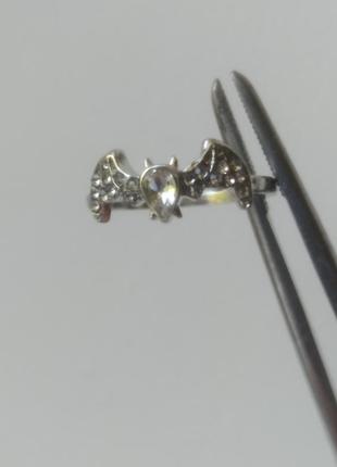 Перстень кажан кільце каблучка із яскравими білими кристалами - колір срібло4 фото