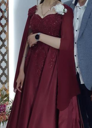 Платье атласное бордовое с вышивкой бисером длинное 42 - 461 фото