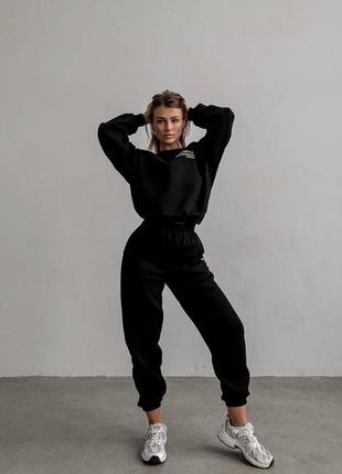 Костюм спортивний жіночий на флісі оверсайз світшот з капішоном штани джогери на високій посадці з кишенями якісний теплий молочний чорний3 фото