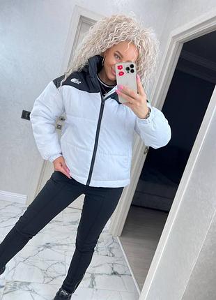 Модная женская куртка