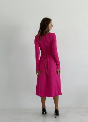 Платье миди однонтонное на длинный рукав с вырезом в зоне декольте на длинный рукав качественная базовая малиновая коричневая4 фото